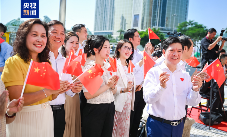 澳门各界同声歌唱祝福祖国：祖国好 澳门明天会更好