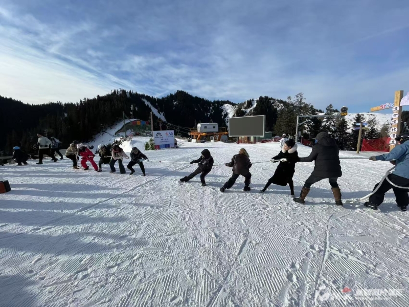 热雪新疆e起来|为新疆冰雪打call 中外博主向网友发出邀约