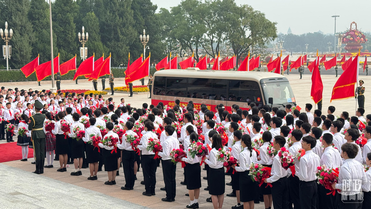 时政新闻眼丨怎样向英雄模范学习？习近平在国家最高荣誉颁授仪式上发出号召