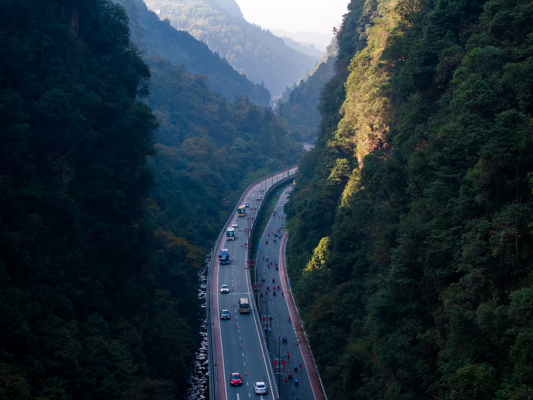 湖南省首届肢残人轮椅马拉松在张家界开赛