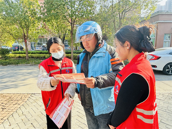 南通海门：“宪”在行动 法入人心