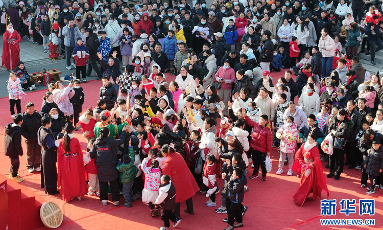 江苏宿迁：“霸王”迎新 开门祈福