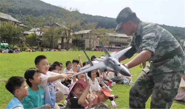 无锡市扬名中心小学国防研学实践活动走进拈花湾