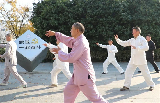 传递健康理念 太极快闪活动在苏州舒心健康街区精彩上演