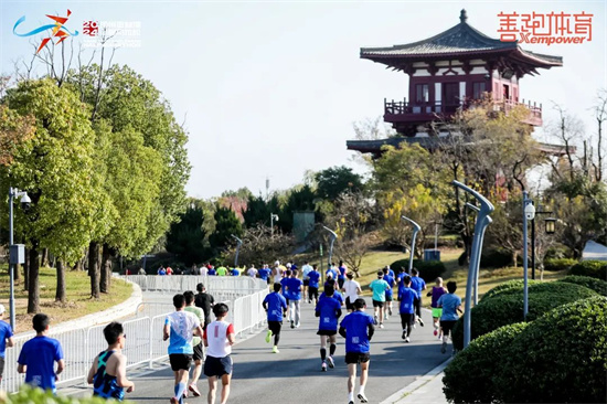 打造“零压马拉松”品牌 江苏银行2024扬州枣林湾半程马拉松圆满落幕