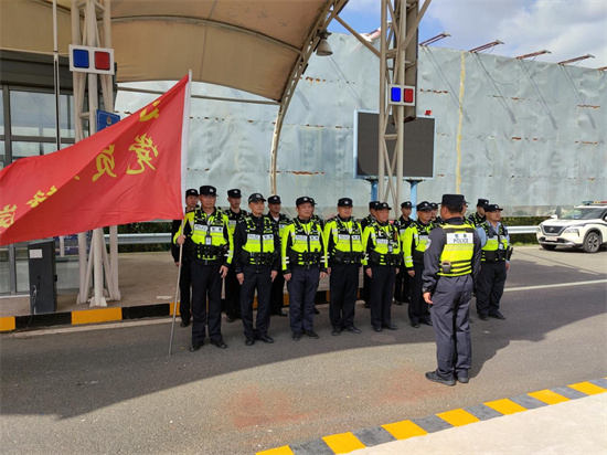 “守好‘护城河’ 织密‘防护网’” 南通交警交出第七届进博会平安答卷