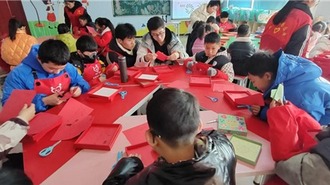 “燃雷锋星火 聚书香长情”公益主题活动成功举办