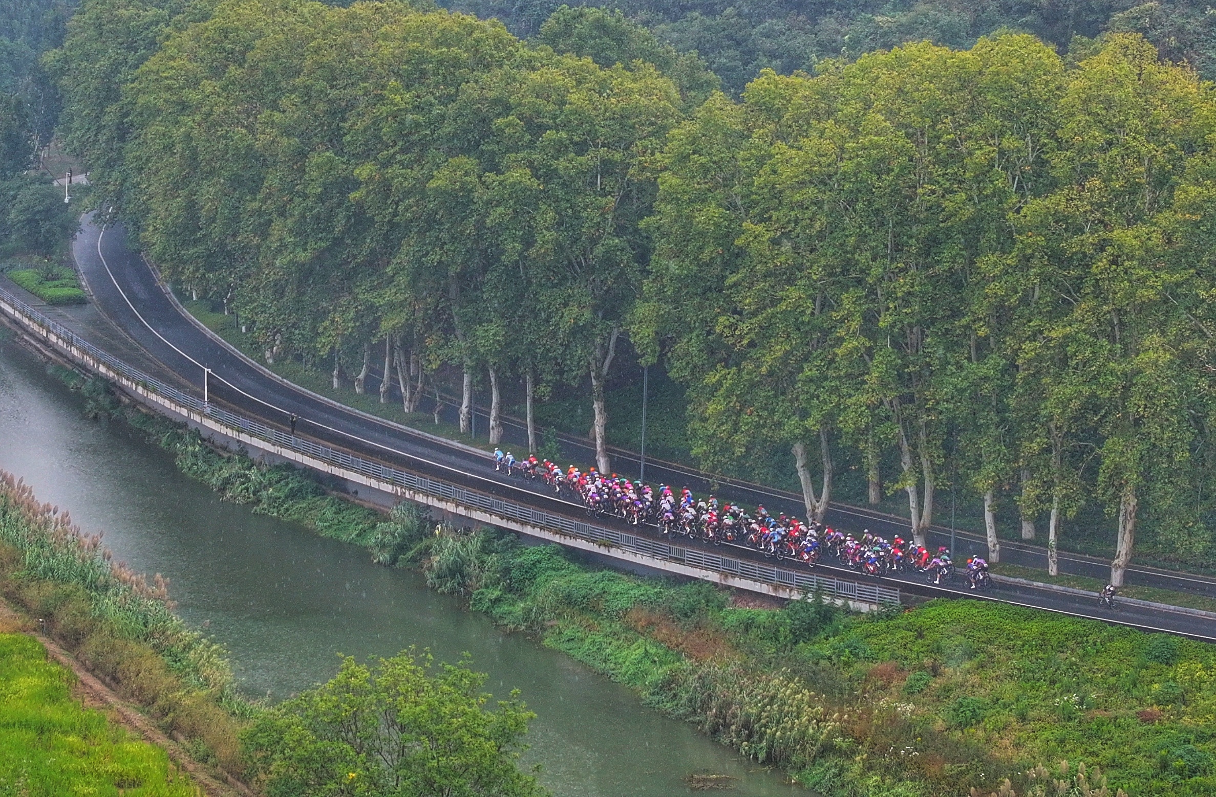 骑进“最美赛道”，第十二届环太湖国际公路自行车赛在南京江宁收官