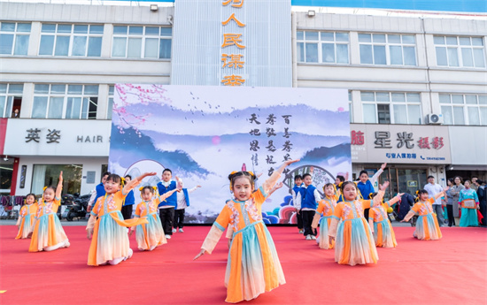 泰州海陵：“道德小剧”劲吹“文明新风”