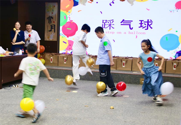 恒丰银行连云港分行举办“齐聚恒丰欢歌 共话中秋佳节”主题活动