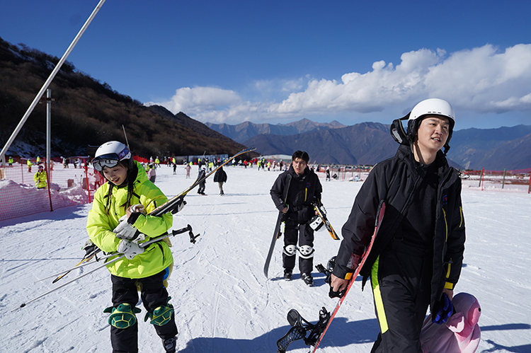 《爱在阿坝》拍摄花絮——九鼎山·太子岭滑雪场