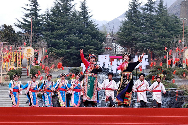 沉浸式体验藏羌风情 领略地道新年味 阿坝州首届村晚举行