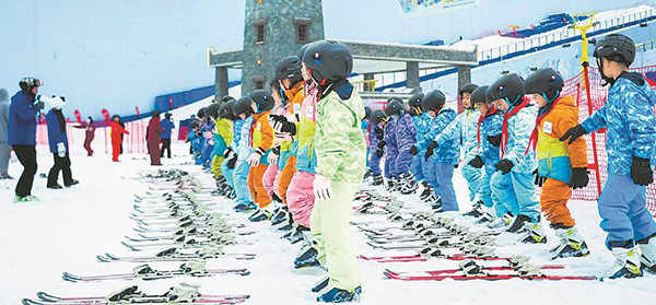 成都：独特“暖雪”景观 “滑”出多元业态