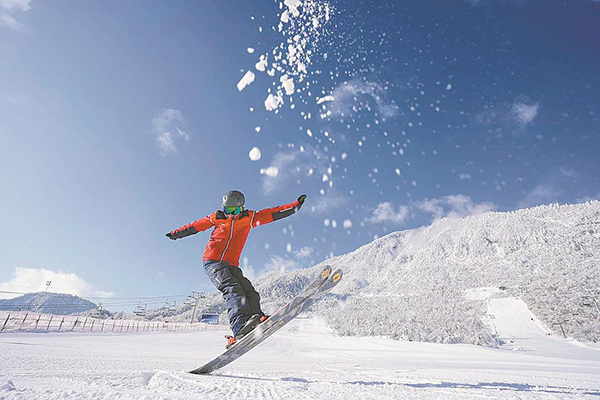 “冰雪游”牵手“入境游” 成都滑雪火进全国前十