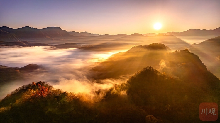 巴中光雾山：漫山红叶醉游人