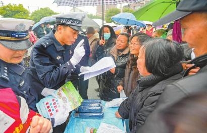 （转载）四川省2025年“3·5”学雷锋志愿服务主题活动举行 践行雷锋精神 弘扬志愿服务文化