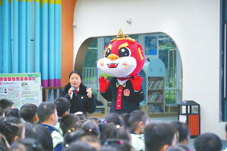 四川法院立足法治实践 打造法治文化品牌