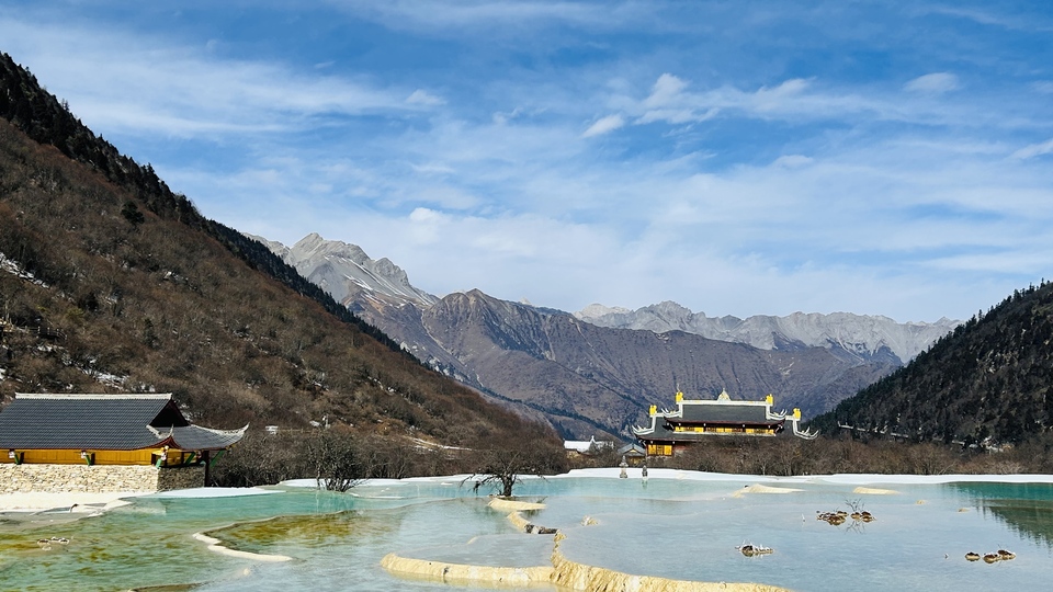 Captured Moments of Love in Aba: Huanglong National Scenic Area