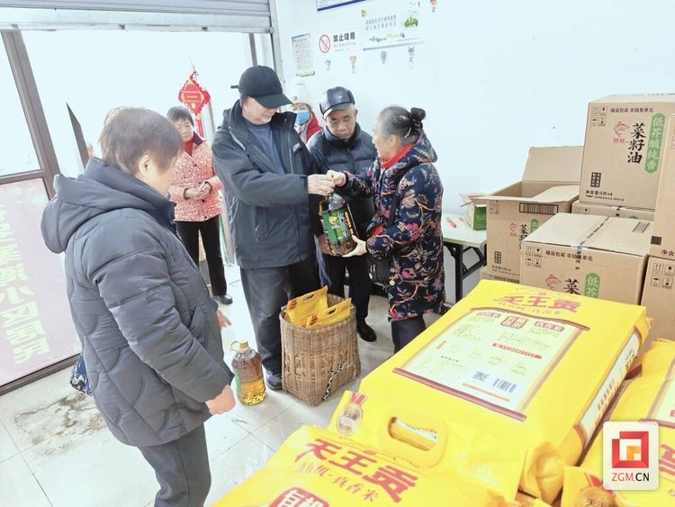 新春走基层 | 又给居民“分红” 自贡这个小区过年真暖