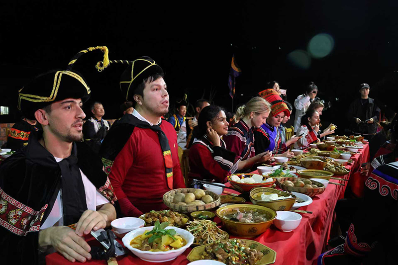 Silk Road Youth Visit Shuiliao Yi Ethnic Township in Xuyong for an Encounter with Yi Ethnic Charm