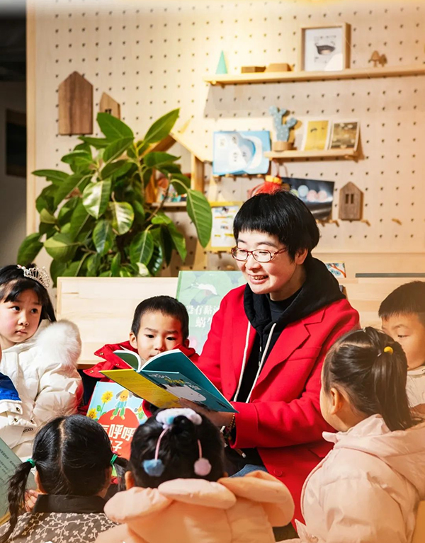 Wu Jintao: Dedicating Herself to Preschool Education, Building a "Story Mom" Volunteer Team