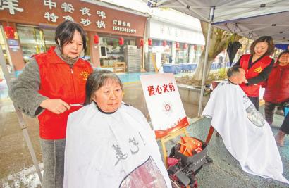 （转载）四川省2025年“3·5”学雷锋志愿服务主题活动举行 践行雷锋精神 弘扬志愿服务文化