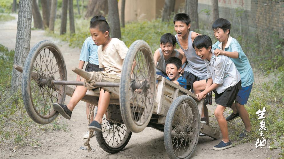 柏林银熊奖影片《生息之地》：透过少年双眼，望见乡村的记忆与希望